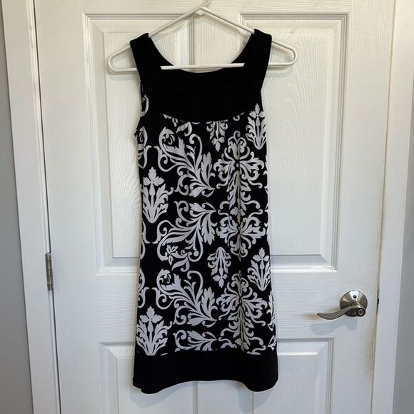 Dress  - Picture 1 of 5